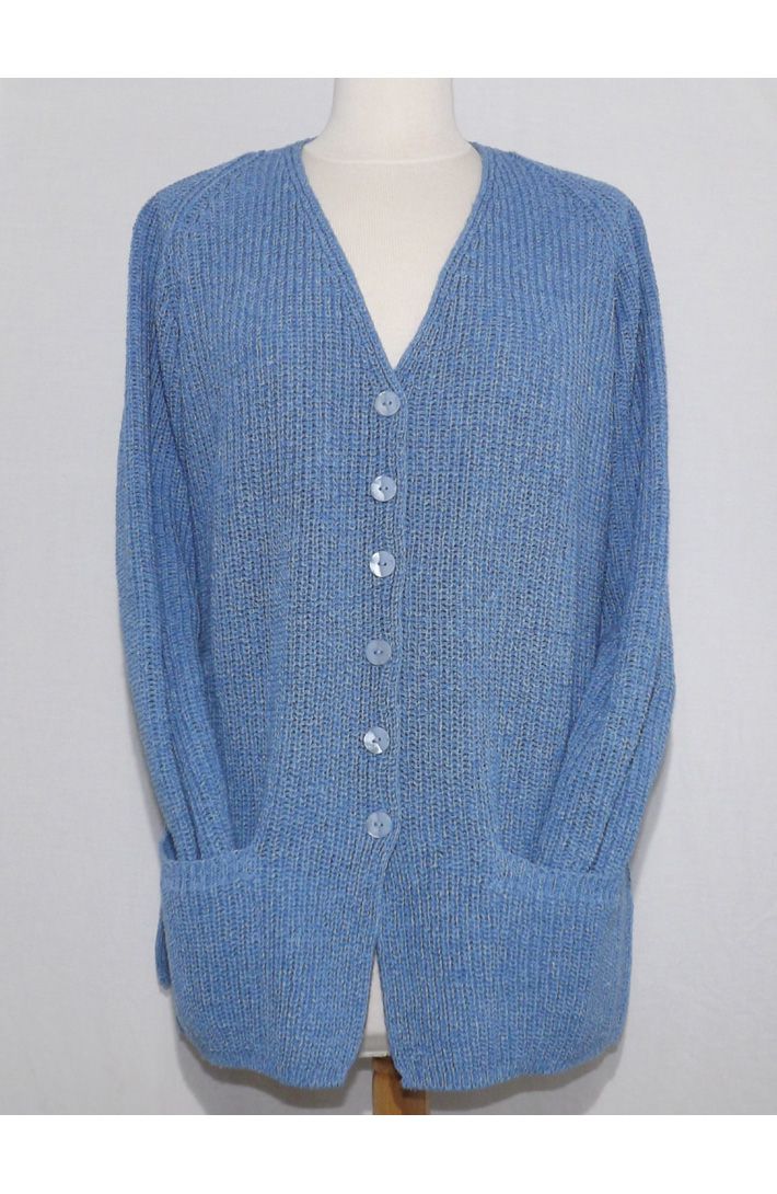 Alizée, veste en soie et laine sur un mannequin